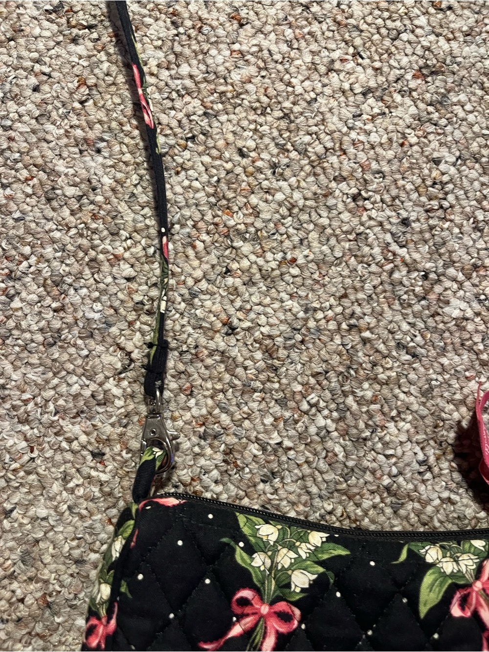 Vera Bradley retired New Hope crossbody bag in “Pink Ribbon” breast cancer print - Picture 3 of 10